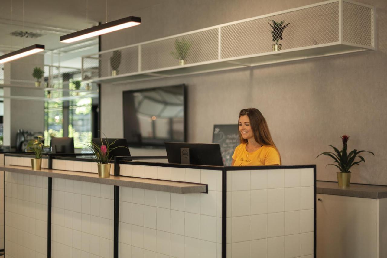 - The Niu, Leo By Ihg Hotel