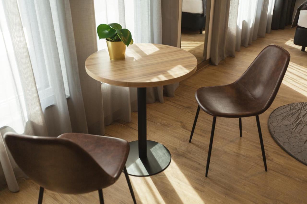 - The Niu, Leo By Ihg Nuremberg